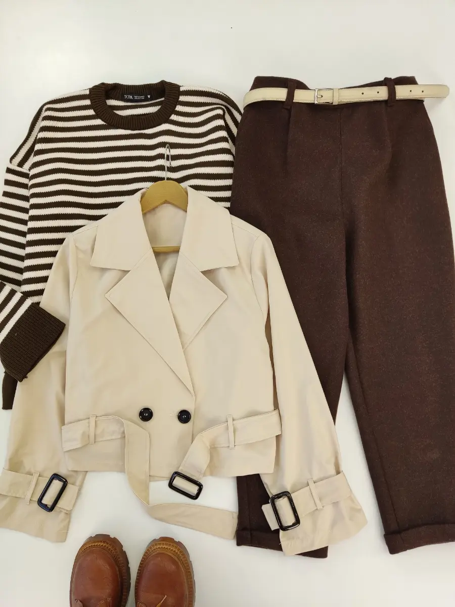 ترنچ کت هلنا